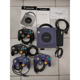 Nintendo Game Cube Original Bloqueado Com 4 Controles Originais E Todos Os Manuais