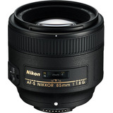 Objetiva Nikon 85mm F