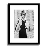 Quadro Decorativo Audrey Hepburn Para Sala Quarto PB Lindo Cor Moldura-Preta