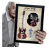 Quadro E Moldura Guitarra Famosa Rock Autografo Ass 30x21cm