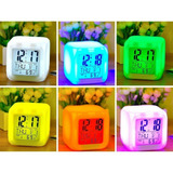 Relógio Digital Despertador Cubo Colorido 7 Led Luz Alarme