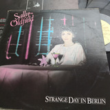 Sally Oldfield Strange Day In Berlin Lp C  Encarte Rock Pop