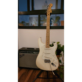 Squier Deluxe Stratocaster Pearl