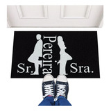 Tapete Capacho 60x40 Sr Sra Personalizado Nome Divertido Comprimento 60 Cm Cor Preto Desenho Do Tecido Trama Vinílica 13mm Emborrachado Antiderrapante Largura 40 Cm