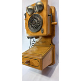 Telefone De Parede Retrô Antigo Em Madeira