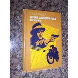 Uma Cancao Nas Trevas