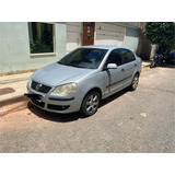 Volkswagen Polo Sedan 1