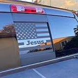 Xinghe Adesivos Para Chevy Silverado GMC Sierra Chevrolet Colorado Janela Traseira Do Meio Da Bandeira Americana Black Jesus Para Sierra Silverado 2023 2024